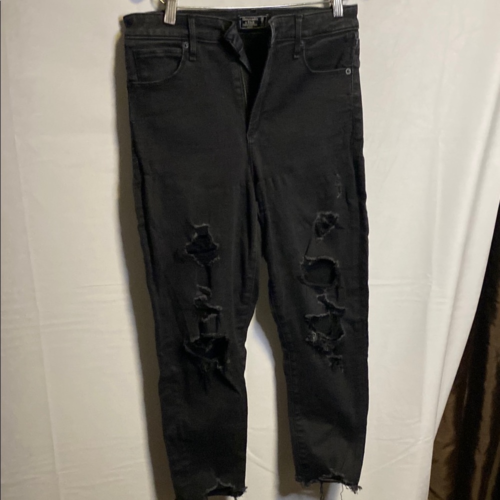 Womans Black Distressed Jeans